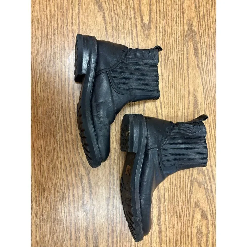 Women’s Frye Chelsea boots